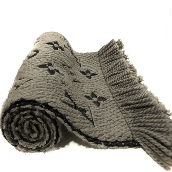 Authentic Louis Vuitton Monogram Logomania Wool Silk Scarf Logomania GM0168 - Picture 4 of 11